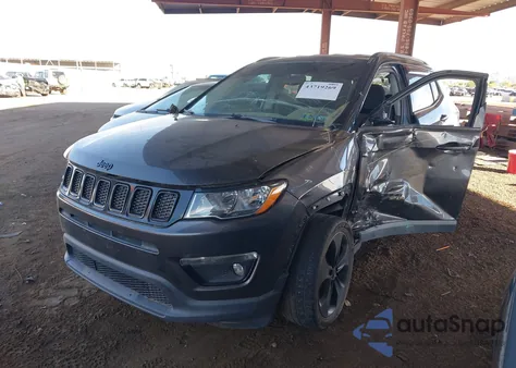 2018 Jeep Compass Altitude 4X4 z USA, uszkodzony, nr VIN 3C4NJDBBXJT453992